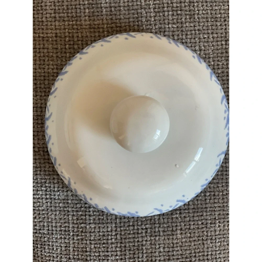 King Universe Co., LTD Sturdy Sugar Bowl with Lid- blue heart and blue accents‎